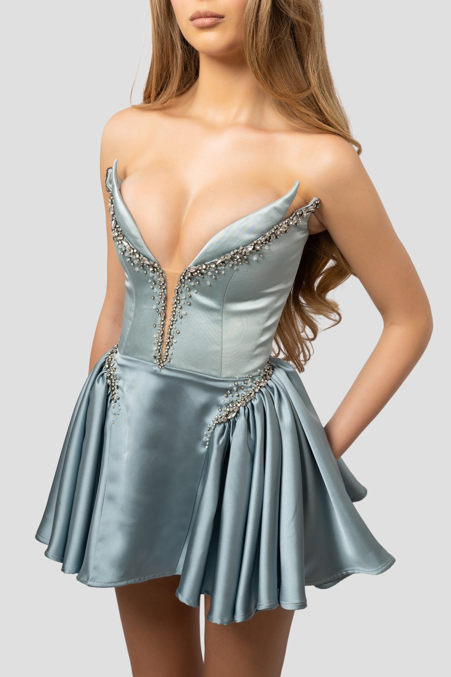 GREEN DEEP V-NECK DRESS