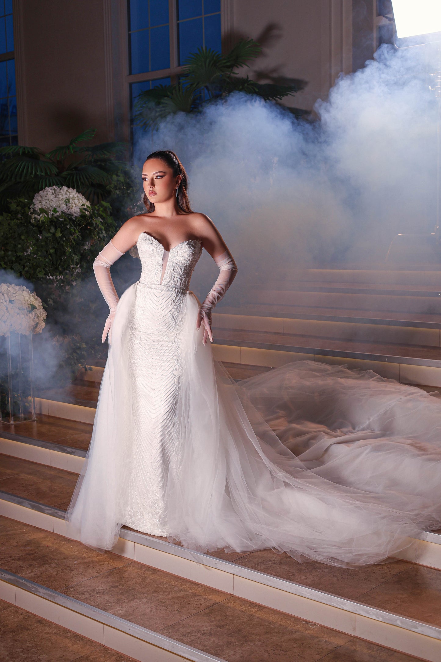 DEEP V-SHAPE WEDDING DRESS WITH TULLE TRAIN